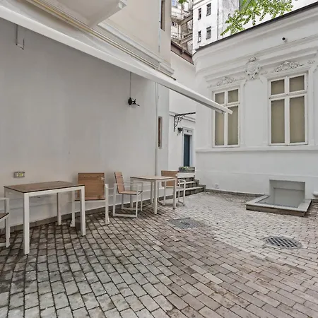 Апартаменти Little